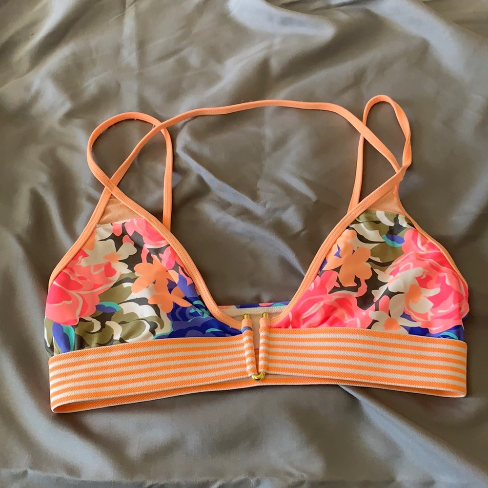 Body Glove Small Swim Top